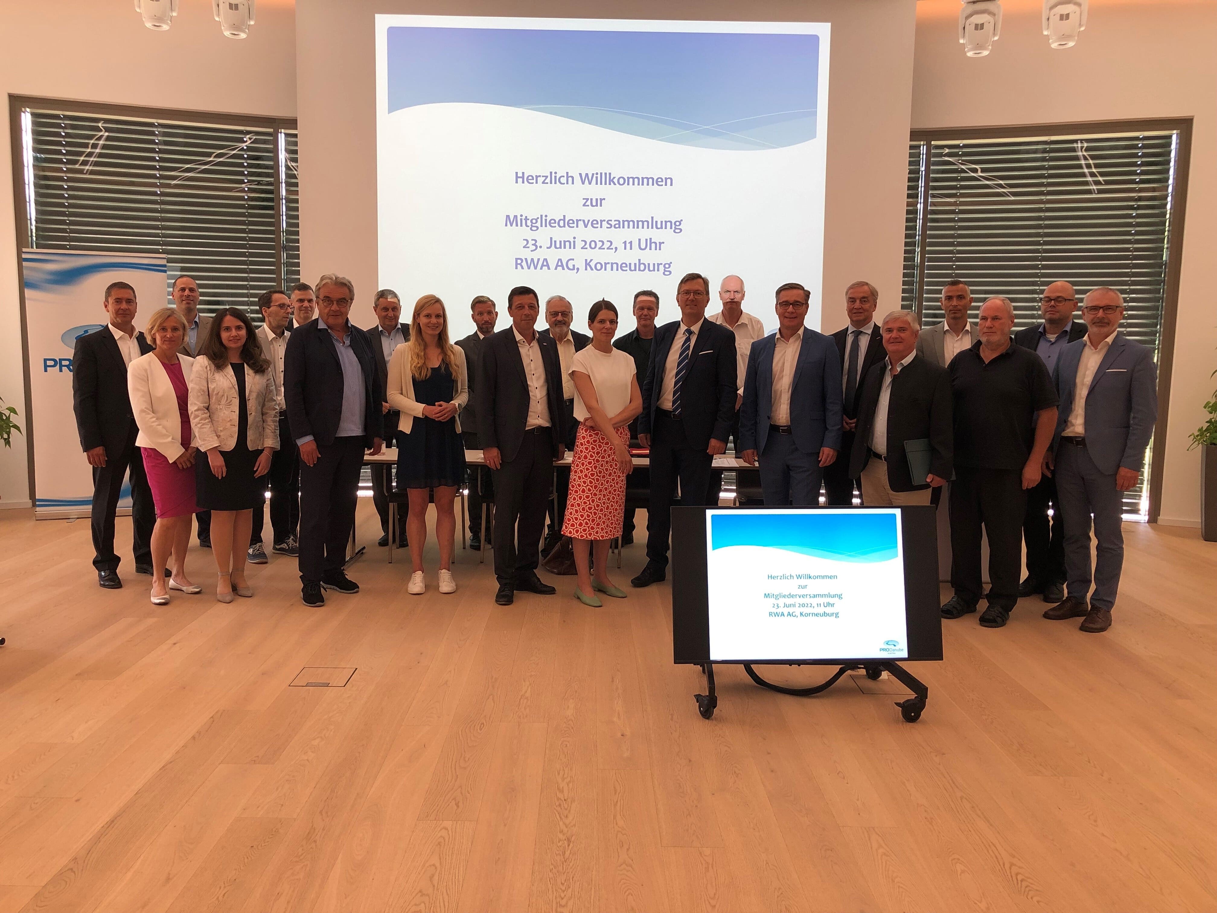 Gruppenfoto min 1